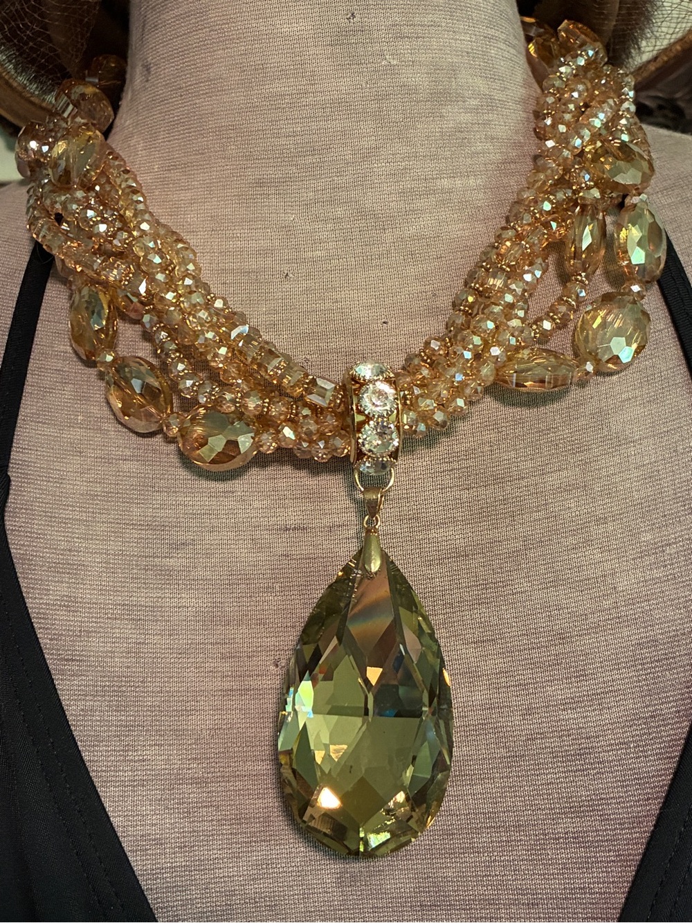 Christian Siriano New York Champagne Crystal Choker - Picture 7 of 7
